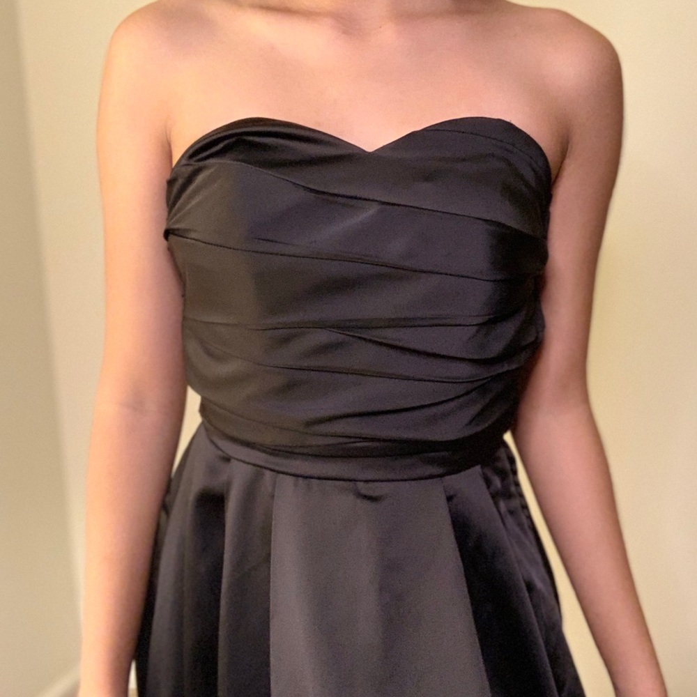 strapless black dress